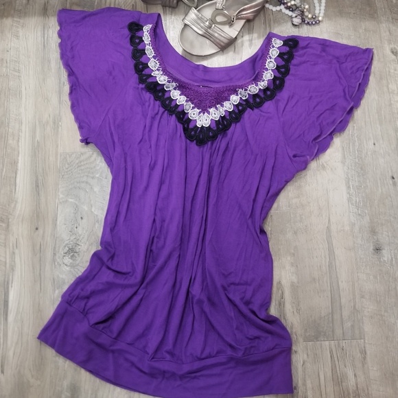 Wrapper Tops - Lg. Purple Top w/ Black & White Lace Trim Wrapper Tops - Lg. Purple Top w/ Black & White Lace Trim
